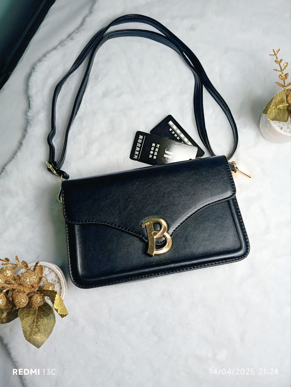 حقيبة نسائية عصرية 2025