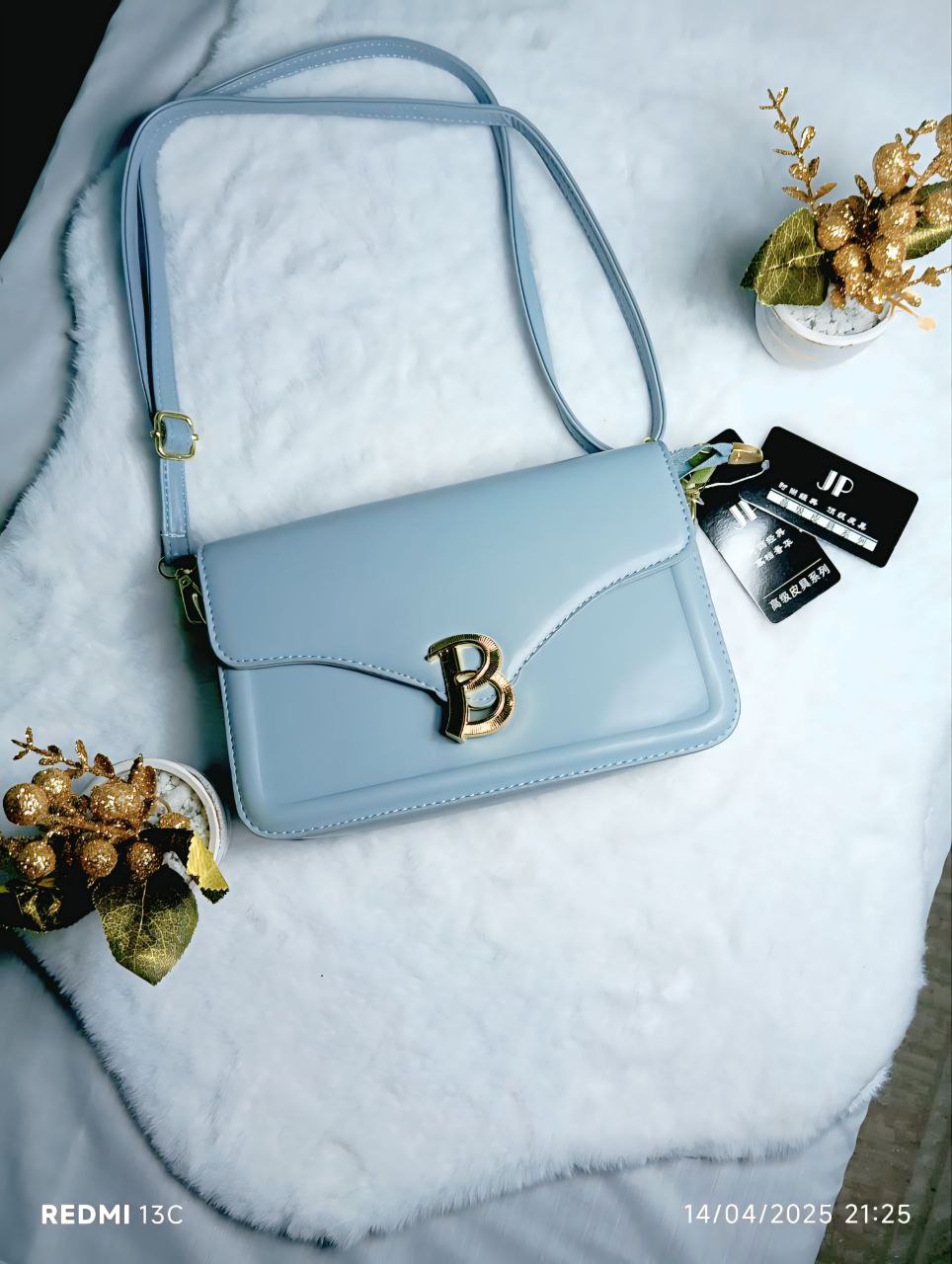 حقيبة نسائية عصرية 2025