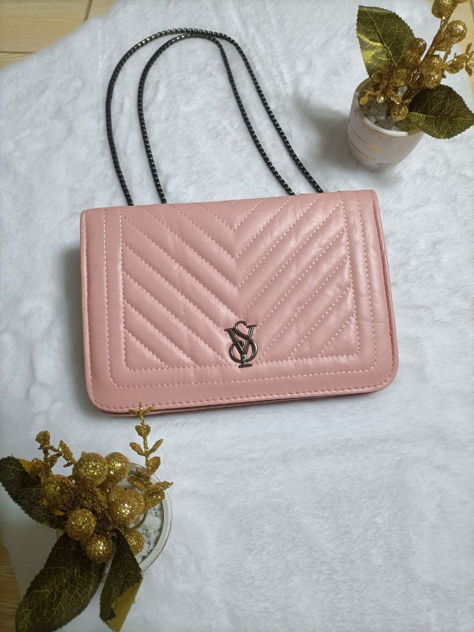 حقيبة نسائية عصرية 2025