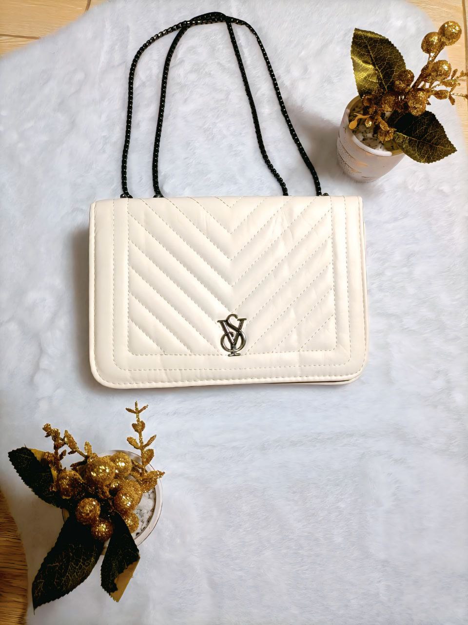 حقيبة نسائية عصرية 2025